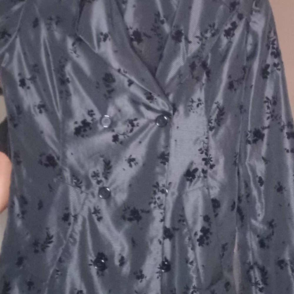 Carlisle Black floral print mid trench coat w/ belt